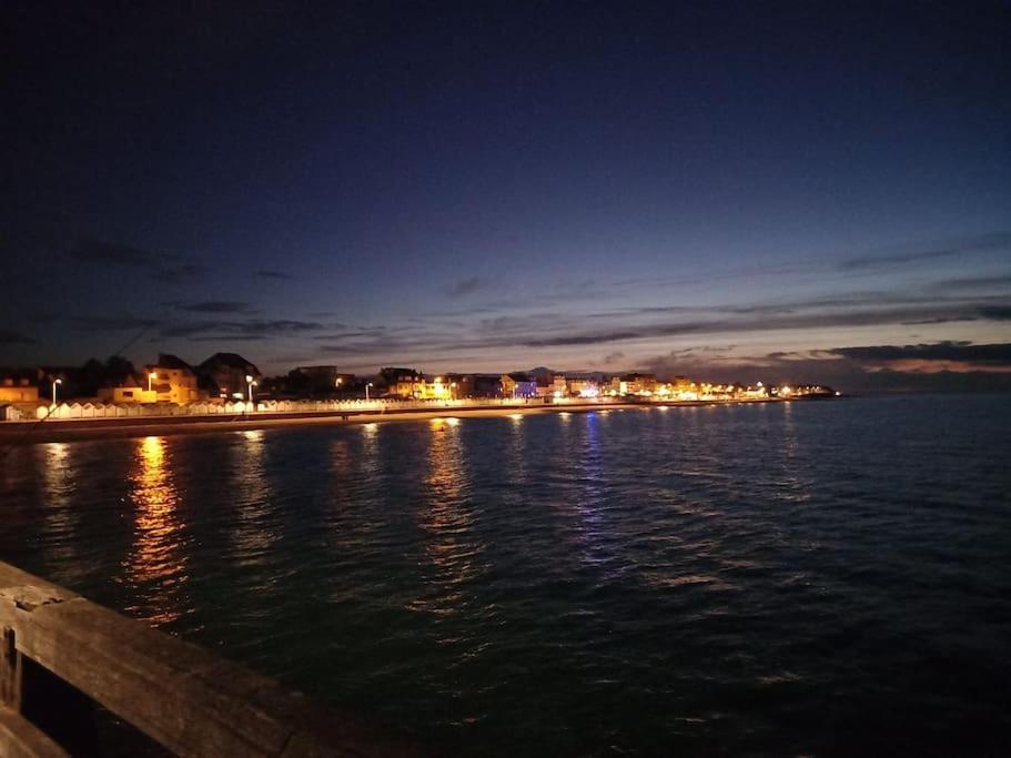 Gite De La Baleine Luc-sur-Mer Ngoại thất bức ảnh